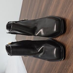 Franco Sarto Size 9 Black Faux Leather Vivica Heeled Ankle Boots